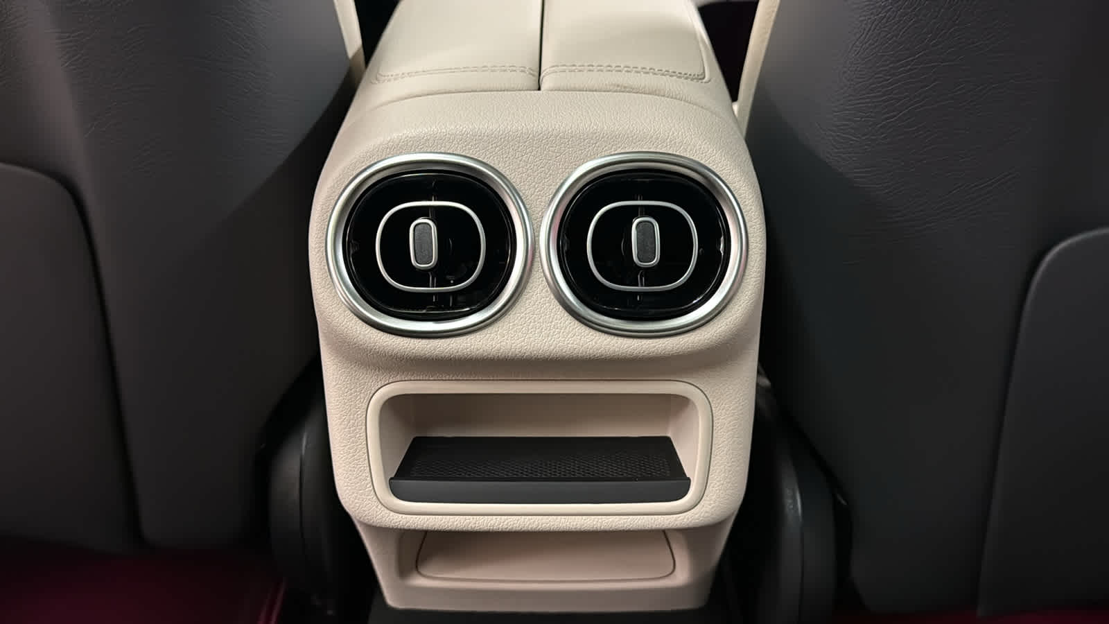 Thumbnail: 2026 Mercedes-Benz GLC - 28