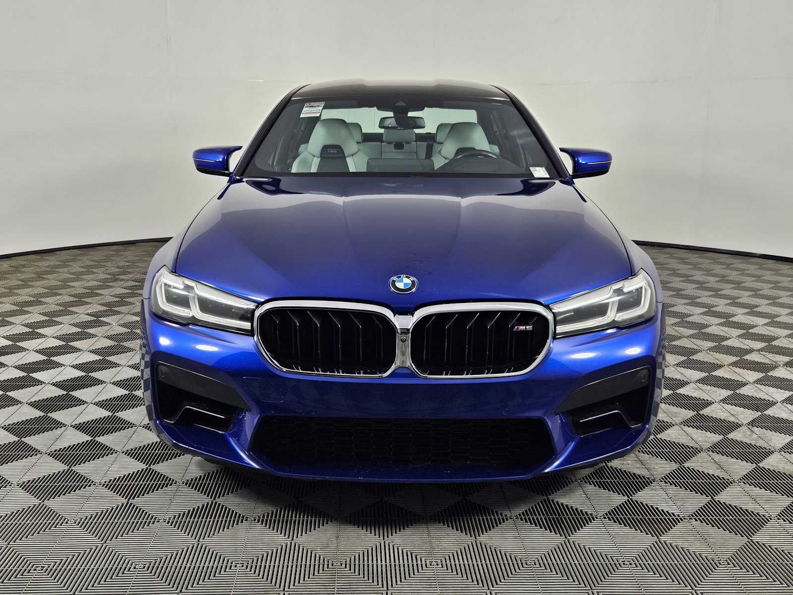 Thumbnail: 2021 BMW M5 - 8