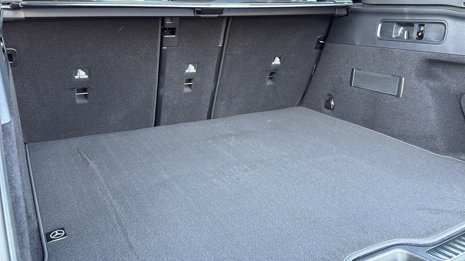 Thumbnail: 2026 Mercedes-Benz GLC - 32