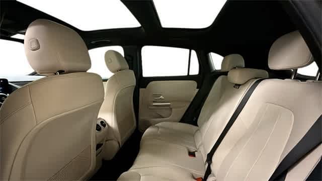 Thumbnail: 2022 Mercedes-Benz GLA - 8