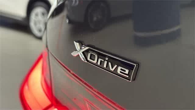 Thumbnail: 2021 BMW 3 Series - 10