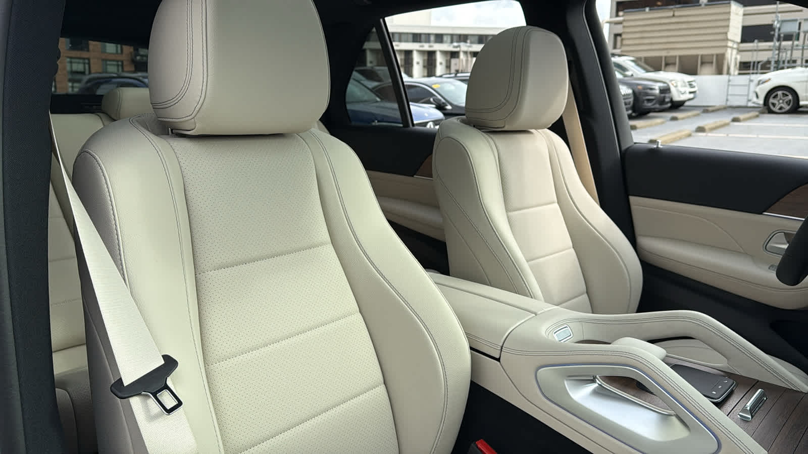 Thumbnail: 2026 Mercedes-Benz GLE - 34