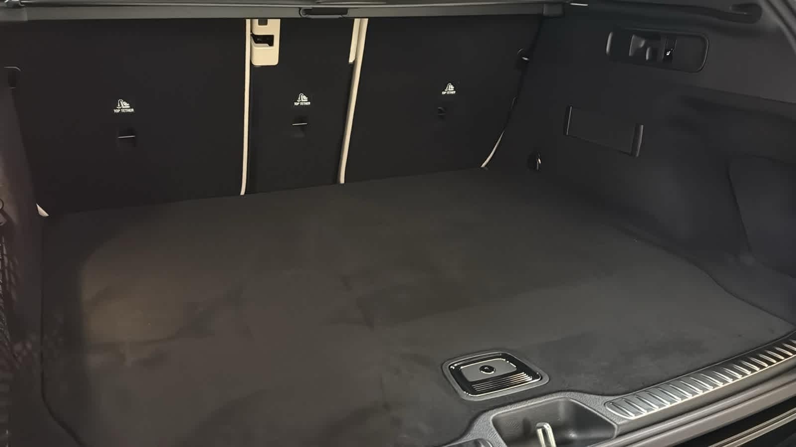 Thumbnail: 2026 Mercedes-Benz GLC - 33