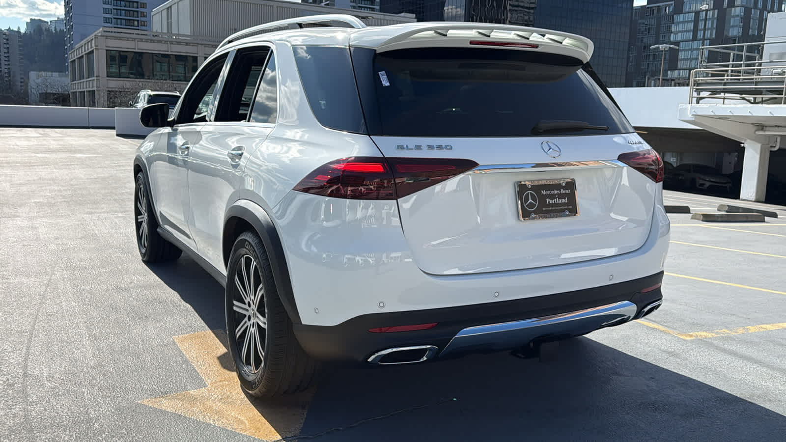 Thumbnail: 2026 Mercedes-Benz GLE - 7