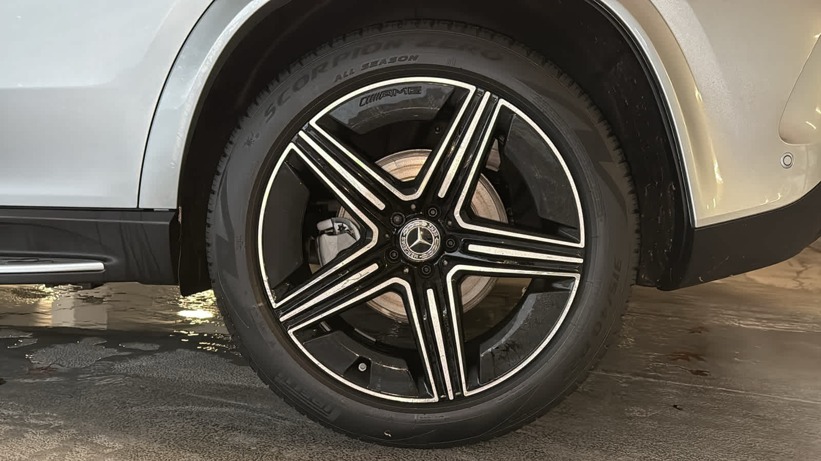 Thumbnail: 2026 Mercedes-Benz GLE - 11