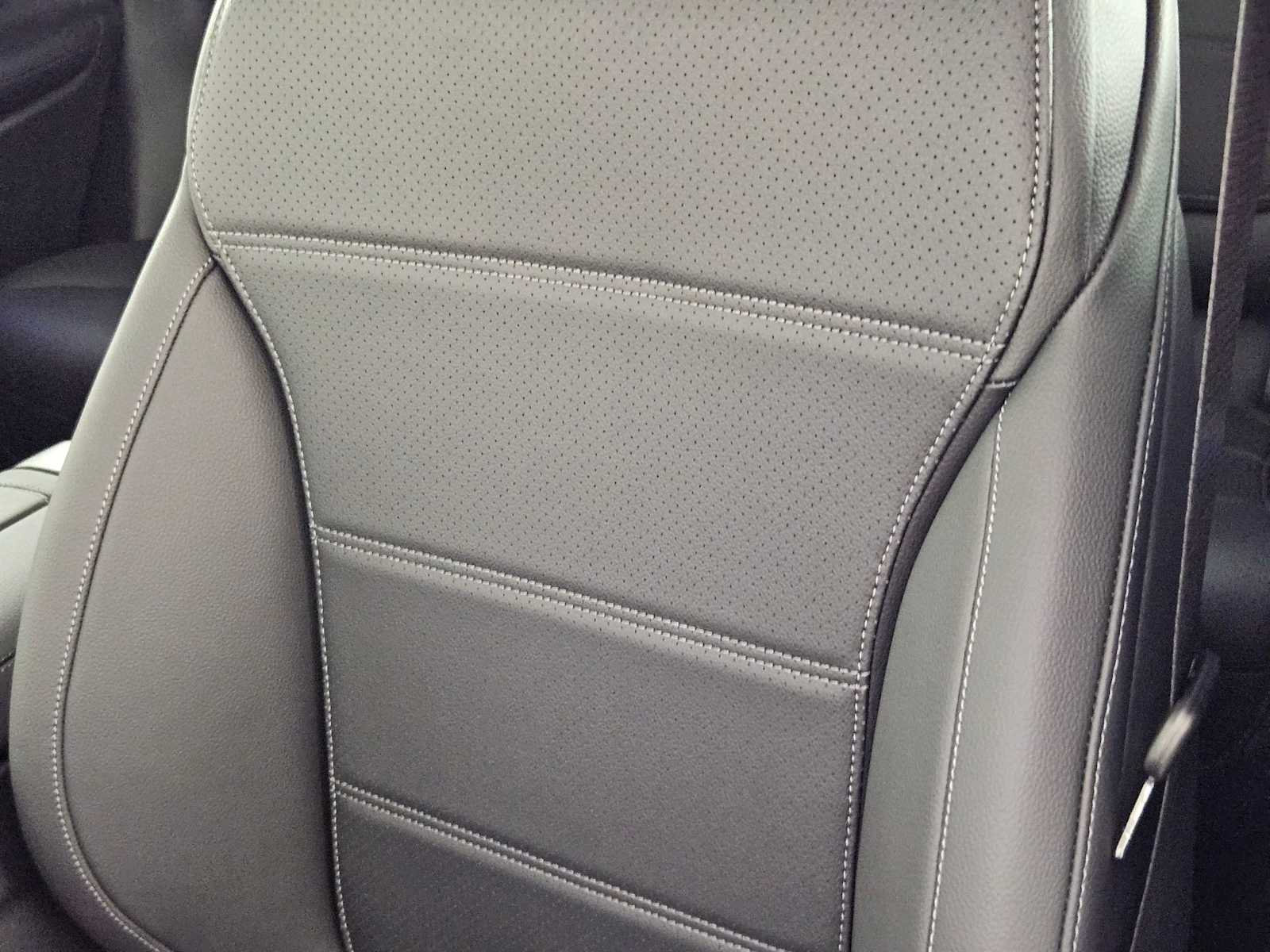 2025 Mercedes-Benz GLC 300 41