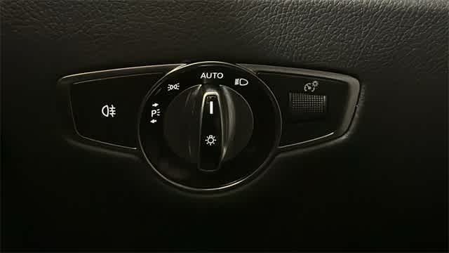 Thumbnail: 2023 Mercedes-Benz E-Class - 19