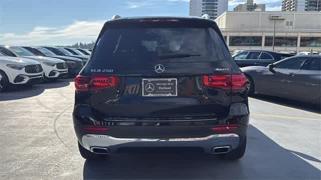 Thumbnail: 2025 Mercedes-Benz GLB - 7