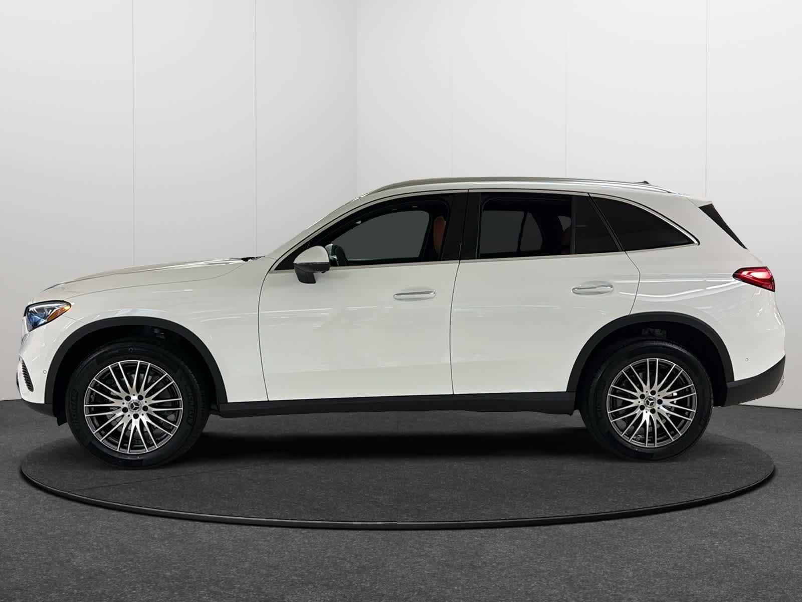 Thumbnail: 2026 Mercedes-Benz GLC - 3