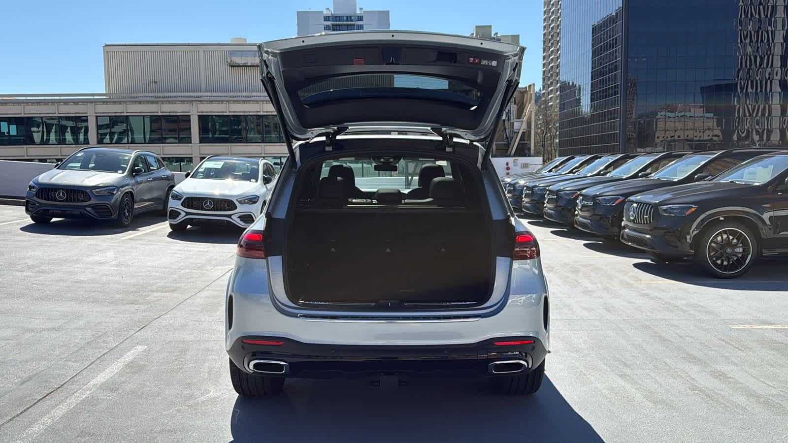 Thumbnail: 2026 Mercedes-Benz GLE - 8