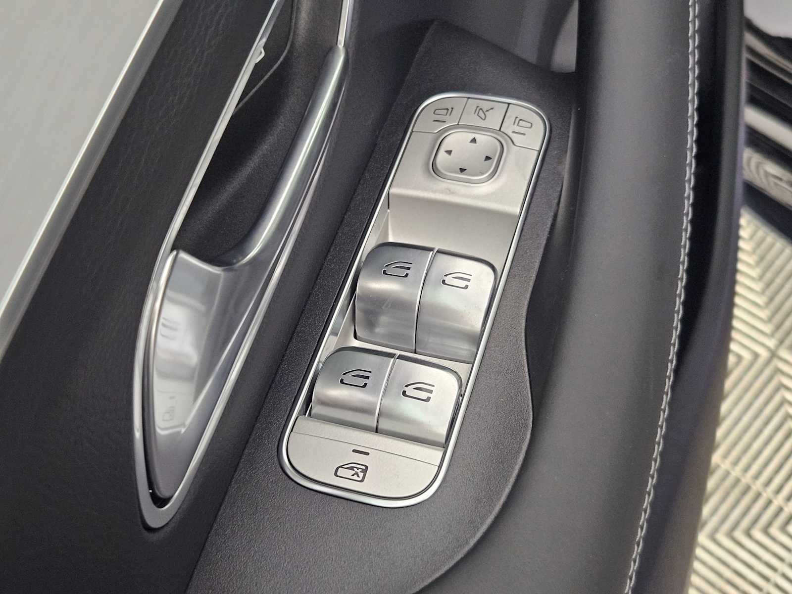 Thumbnail: 2025 Mercedes-Benz GLE - 16