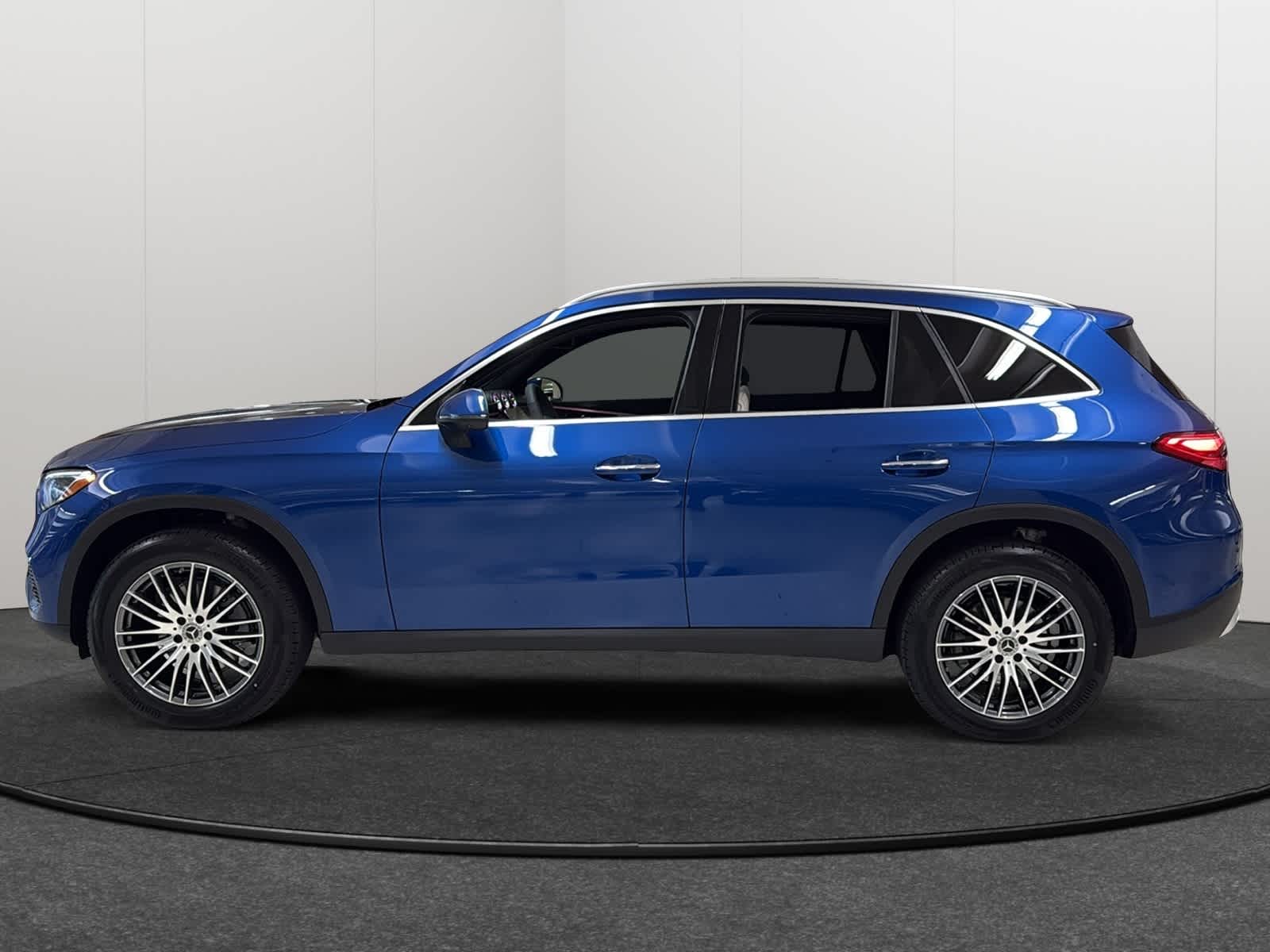 Thumbnail: 2026 Mercedes-Benz GLC - 3