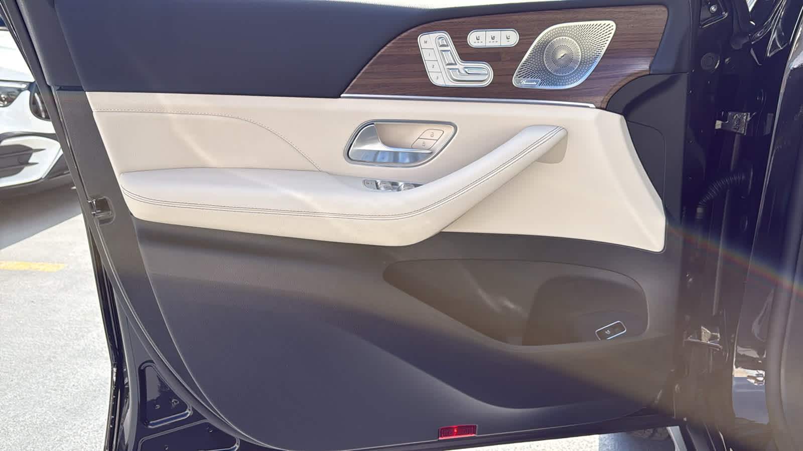 Thumbnail: 2026 Mercedes-Benz GLE - 16