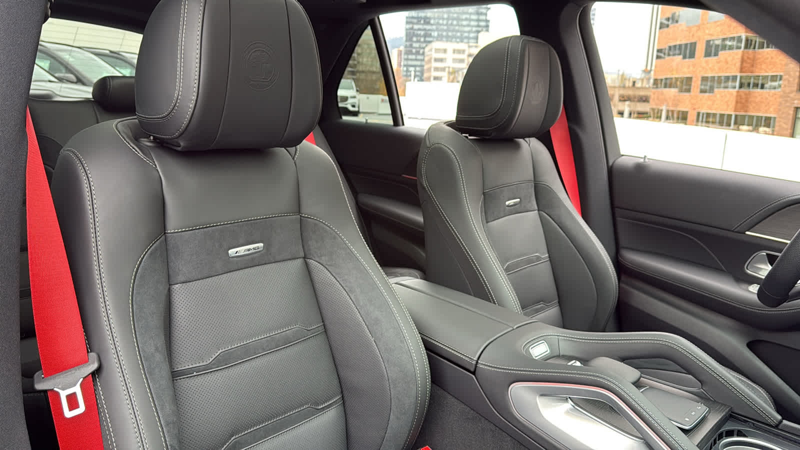 Thumbnail: 2026 Mercedes-Benz GLE - 34