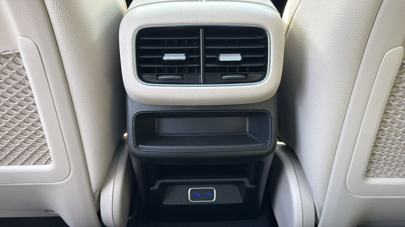 Thumbnail: 2026 Mercedes-Benz GLE - 31