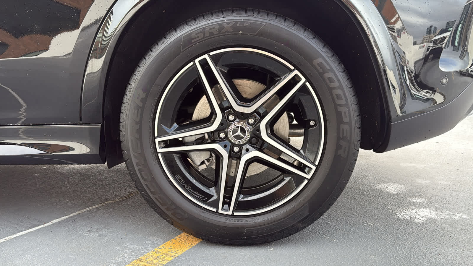 Thumbnail: 2026 Mercedes-Benz GLE - 10