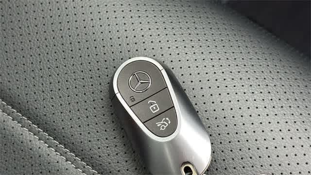 Thumbnail: 2025 Mercedes-Benz GLC - 30