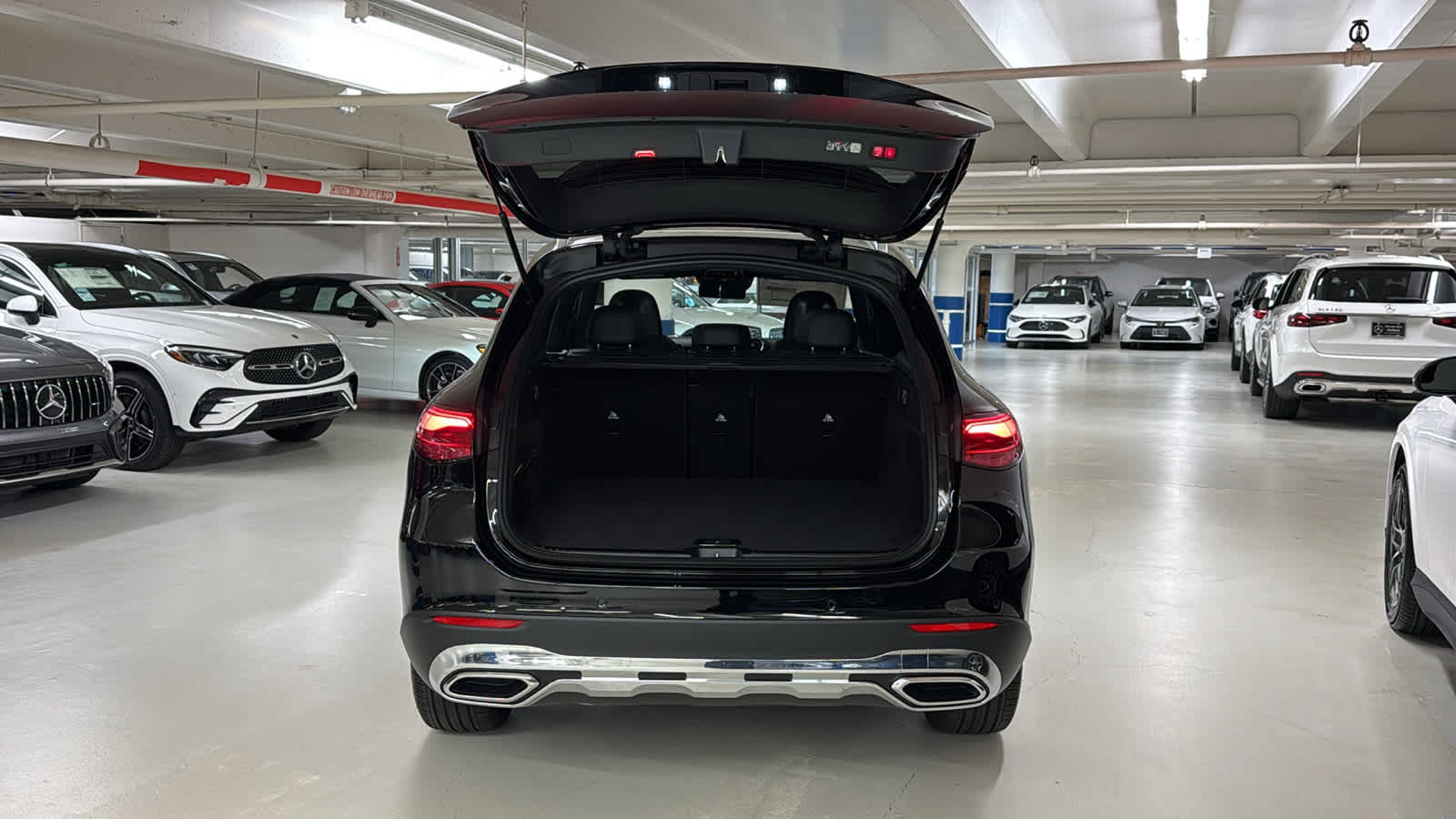 Thumbnail: 2026 Mercedes-Benz GLC - 8