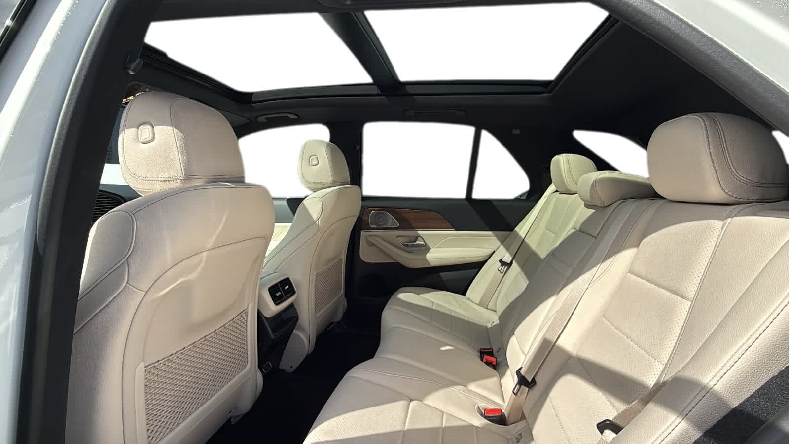 Thumbnail: 2026 Mercedes-Benz GLE - 6