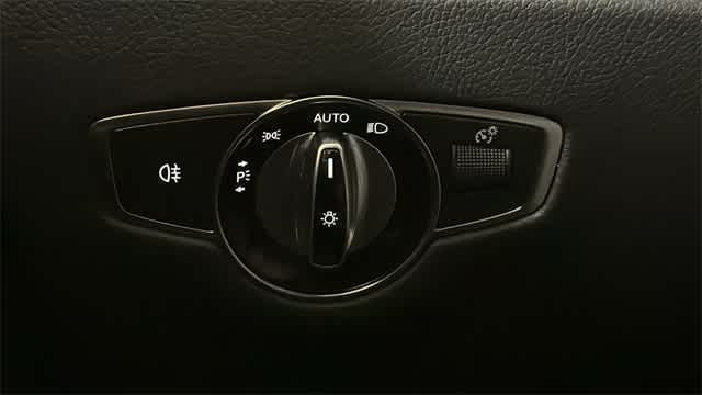 Thumbnail: 2023 Mercedes-Benz E-Class - 18