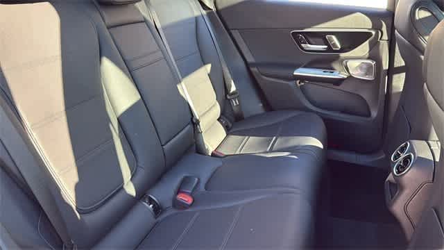 Thumbnail: 2025 Mercedes-Benz GLC - 34