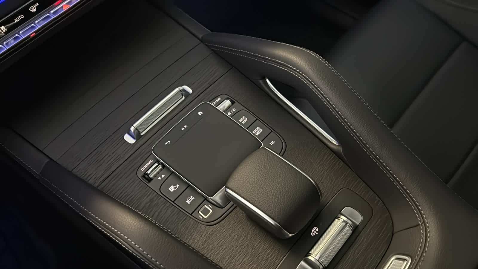 Thumbnail: 2026 Mercedes-Benz GLE - 24