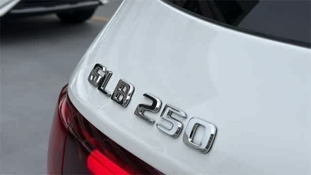 Thumbnail: 2025 Mercedes-Benz GLB - 11