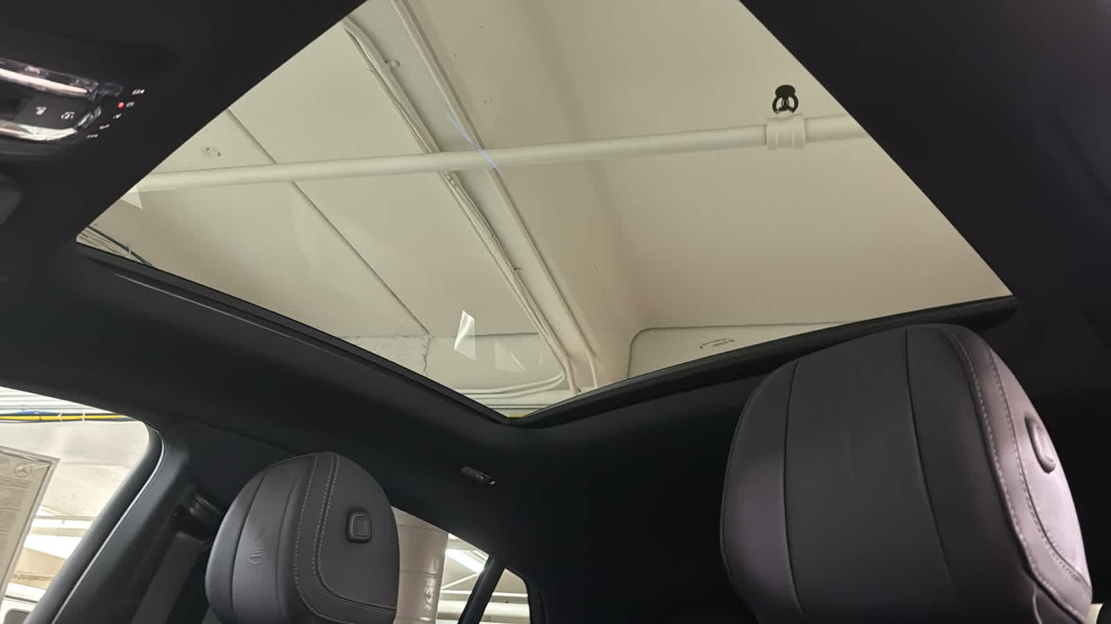 Thumbnail: 2026 Mercedes-Benz GLE - 24