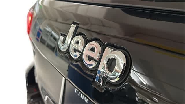 Thumbnail: 2022 Jeep Grand Cherokee - 6