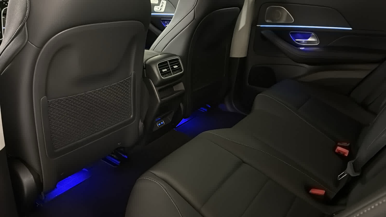 Thumbnail: 2026 Mercedes-Benz GLE - 30