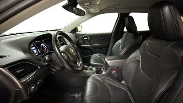 Thumbnail: 2021 Jeep Cherokee - 3