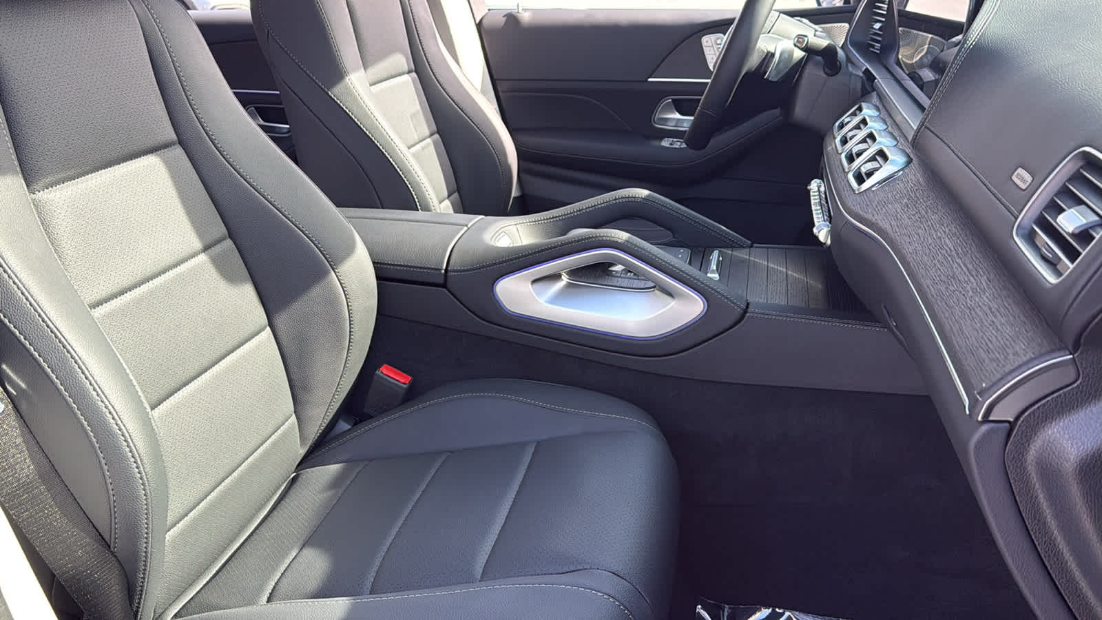 Thumbnail: 2026 Mercedes-Benz GLE - 37