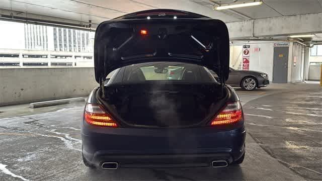 Thumbnail: 2015 Mercedes-Benz SLK - 8