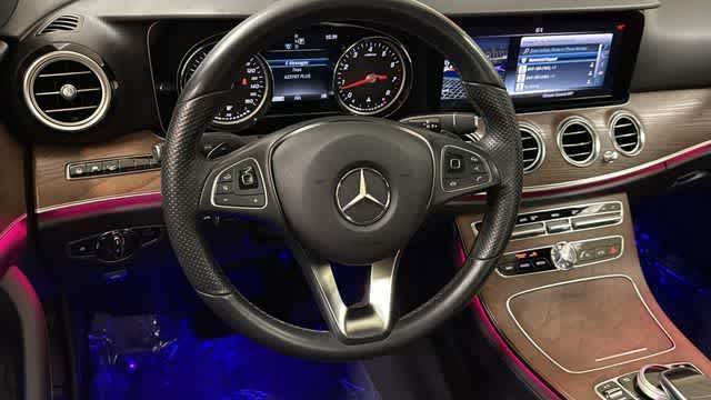 Thumbnail: 2018 Mercedes-Benz E-Class - 25