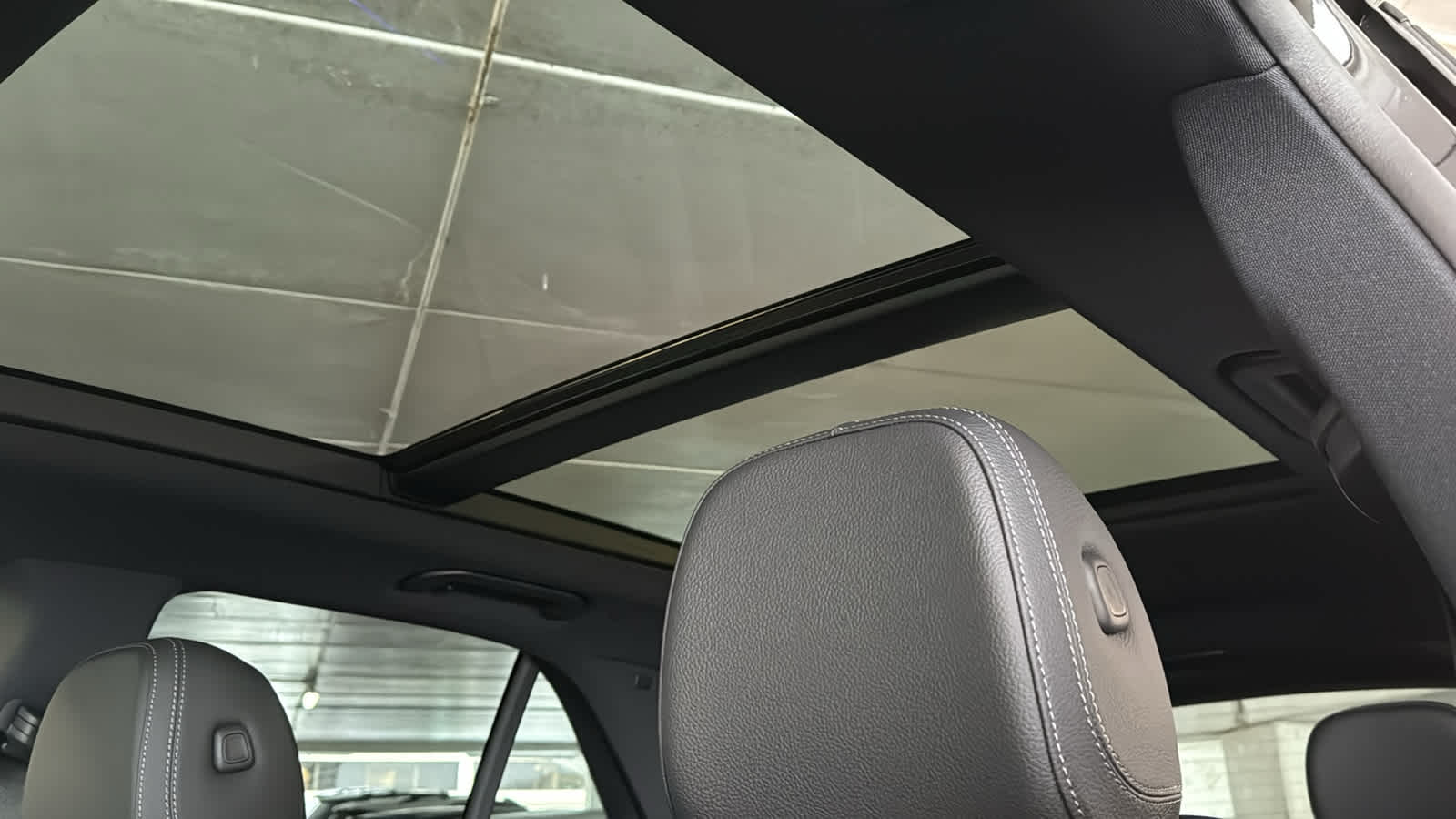 Thumbnail: 2026 Mercedes-Benz GLE - 28