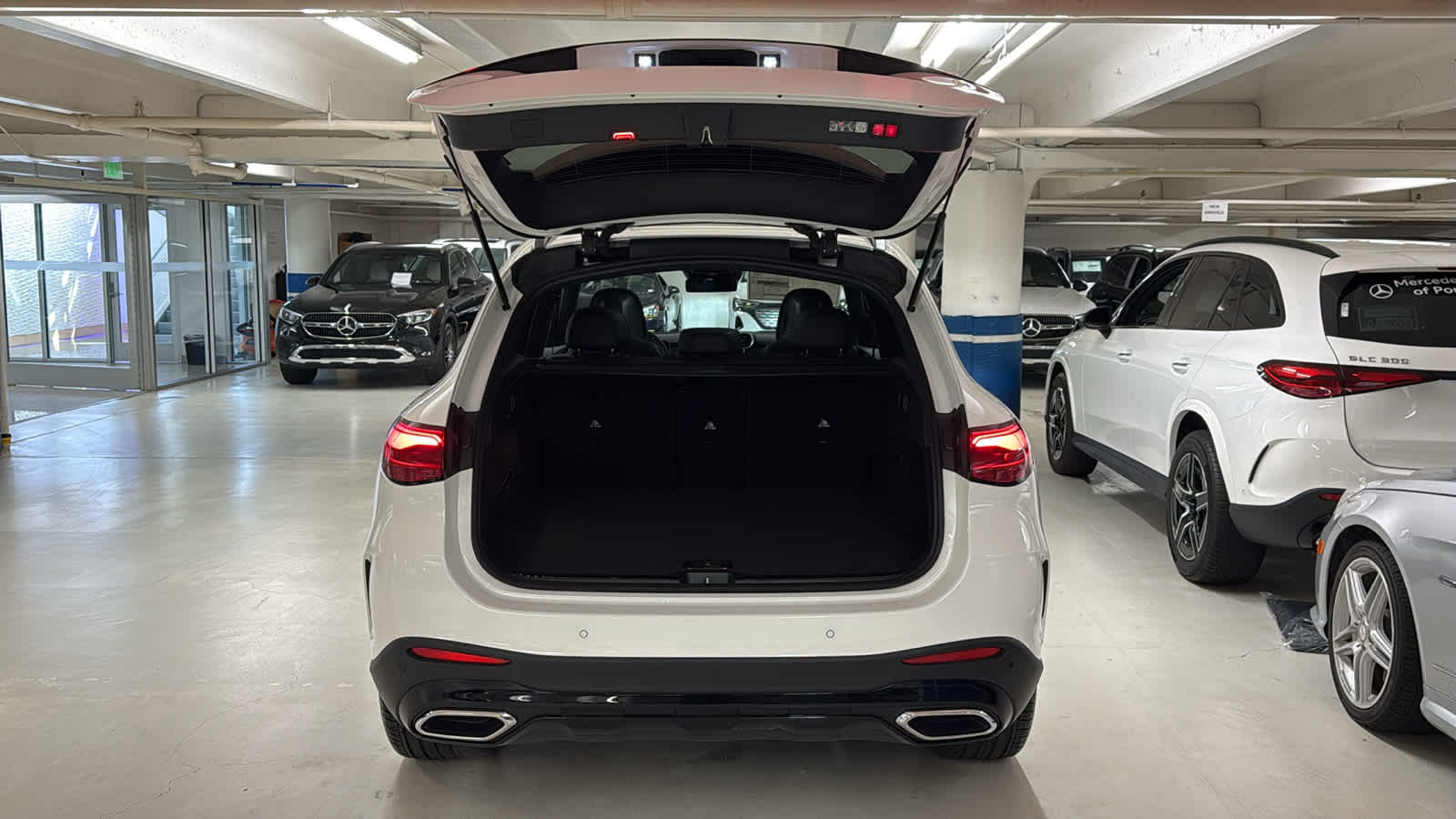 Thumbnail: 2026 Mercedes-Benz GLC - 9