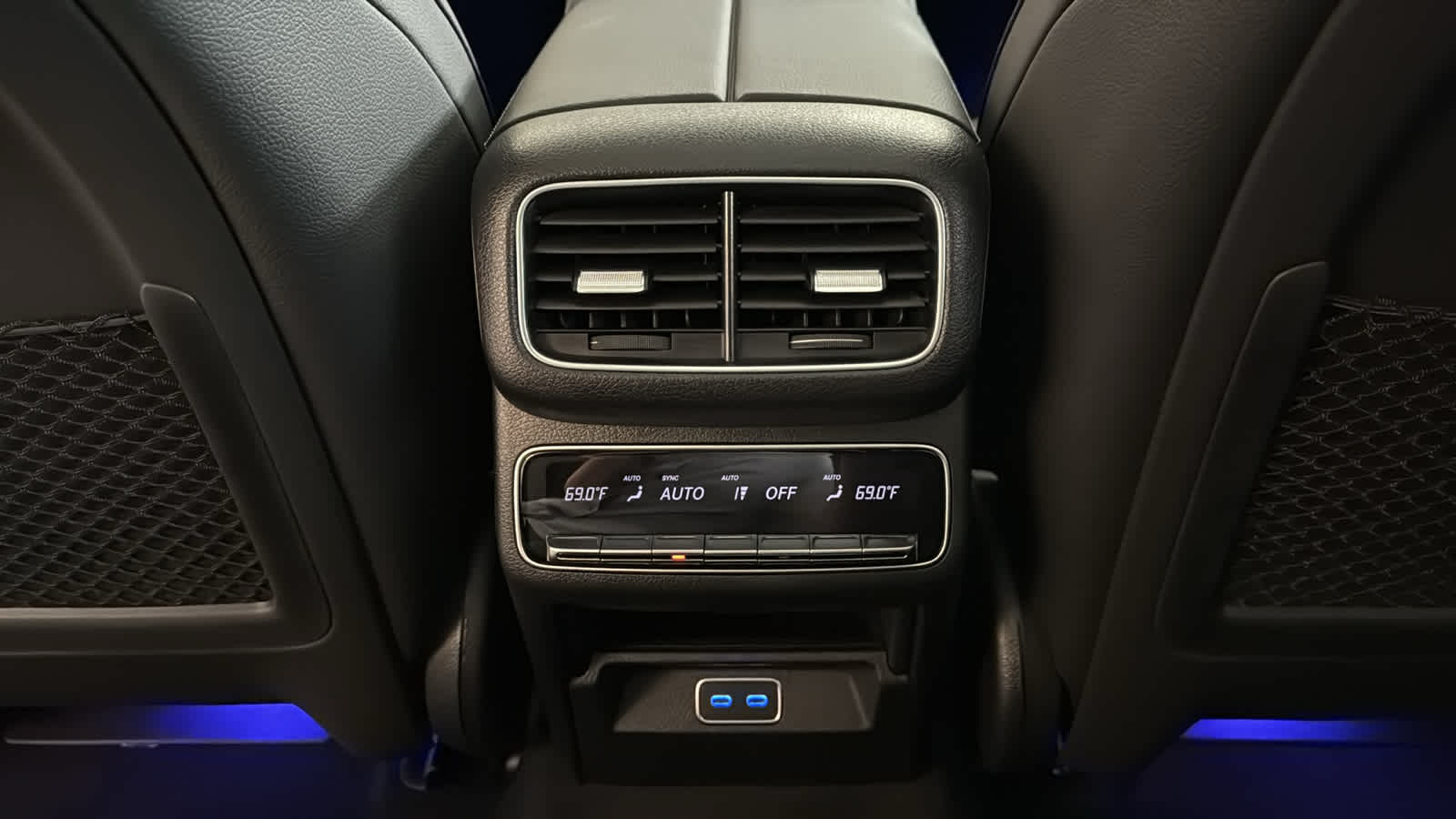 Thumbnail: 2026 Mercedes-Benz GLS - 28