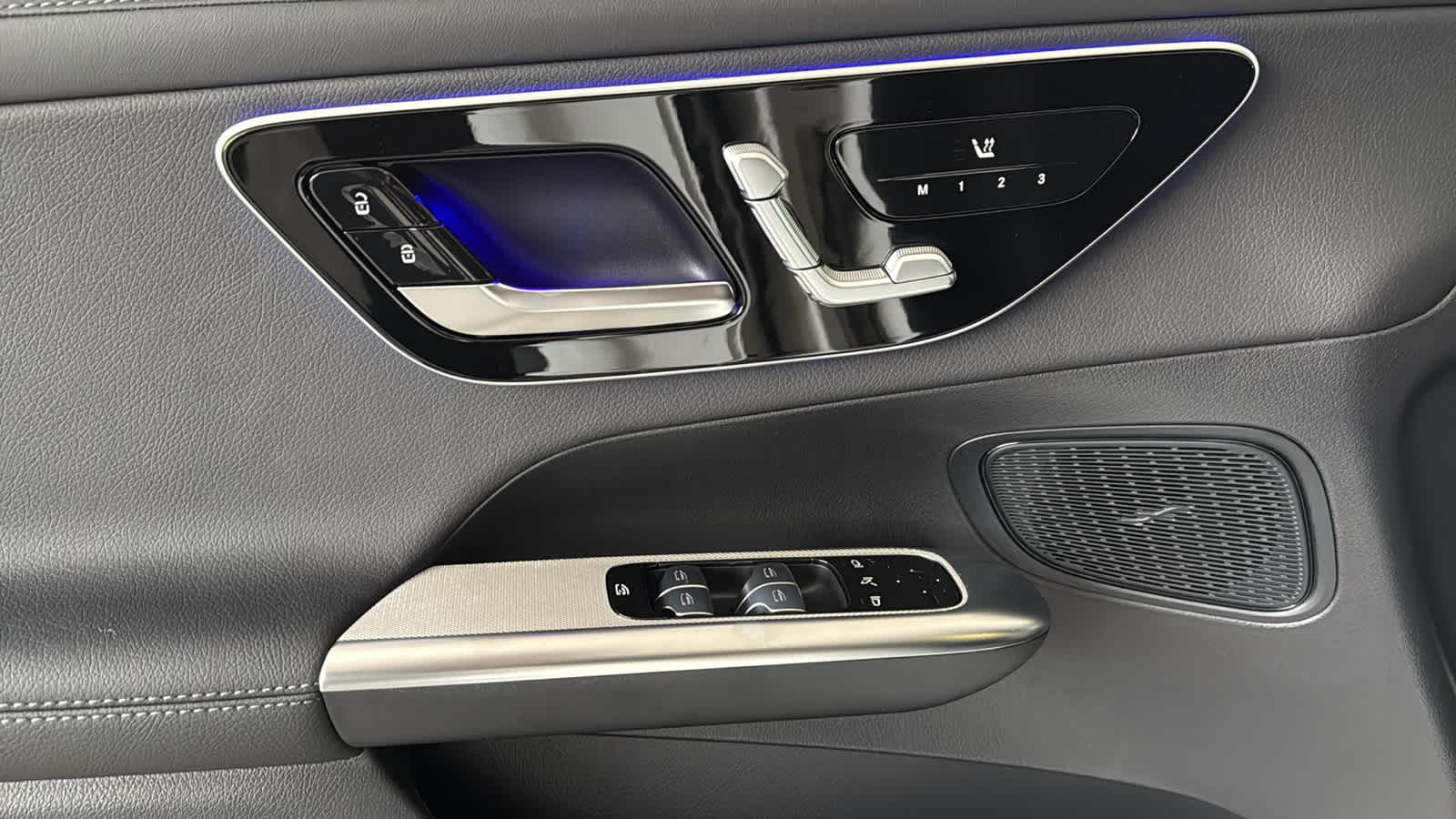 Thumbnail: 2026 Mercedes-Benz GLC - 17