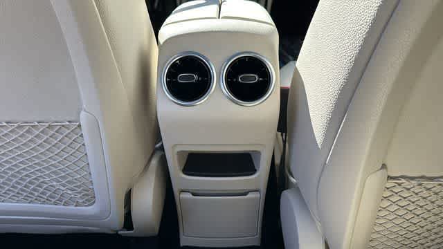 Thumbnail: 2025 Mercedes-Benz GLB - 28