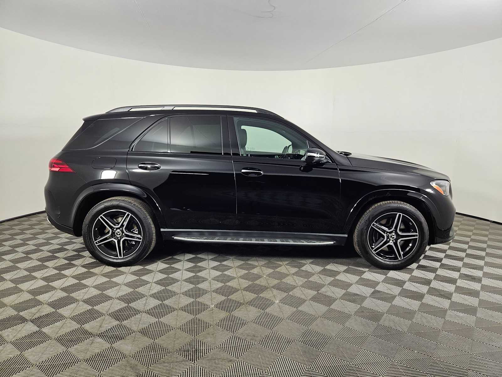 2025 Mercedes-Benz GLE 450 6