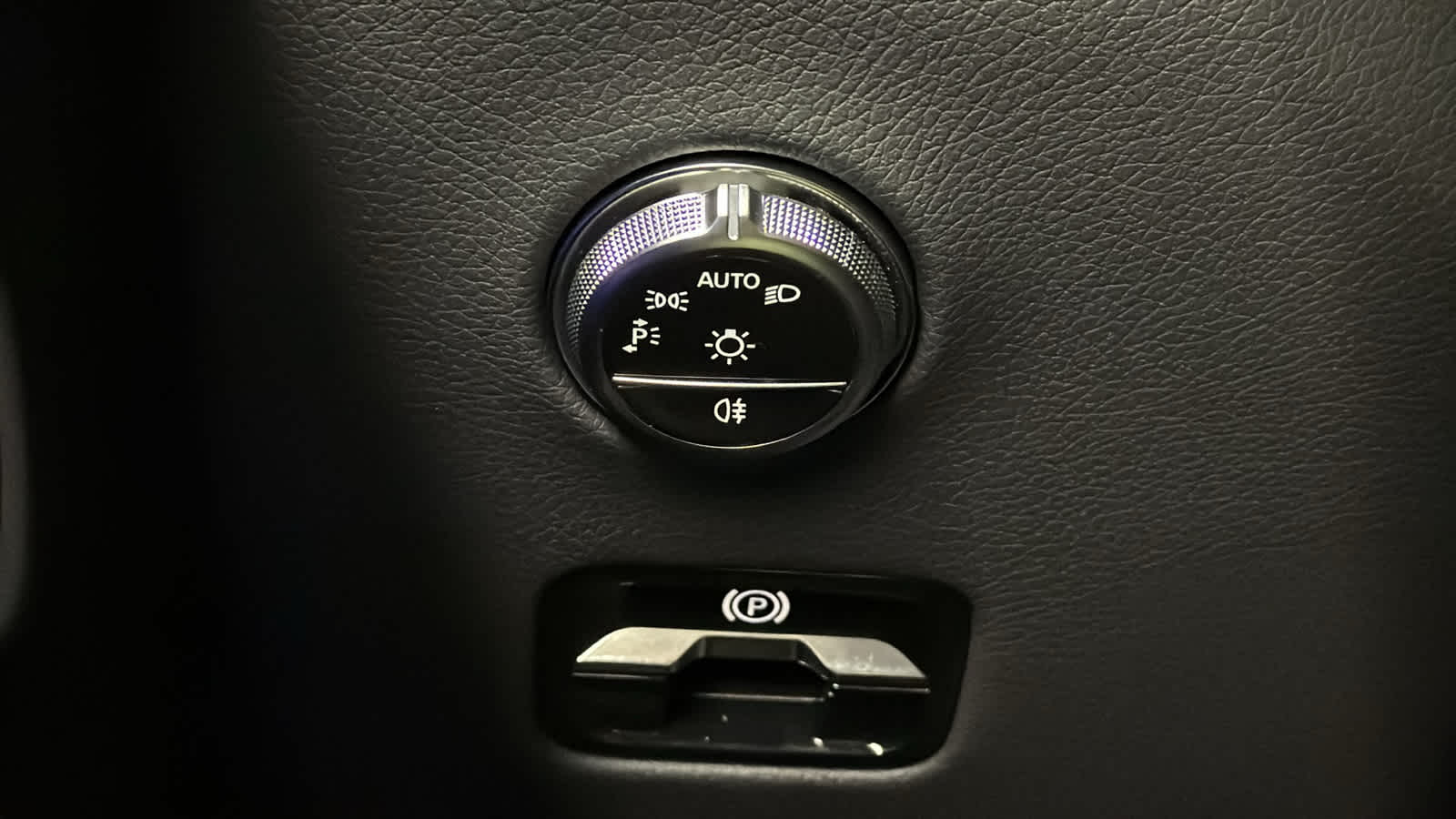 Thumbnail: 2026 Mercedes-Benz GLC - 17