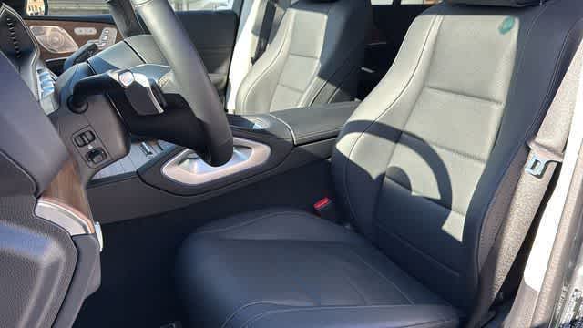 Thumbnail: 2025 Mercedes-Benz GLE - 28