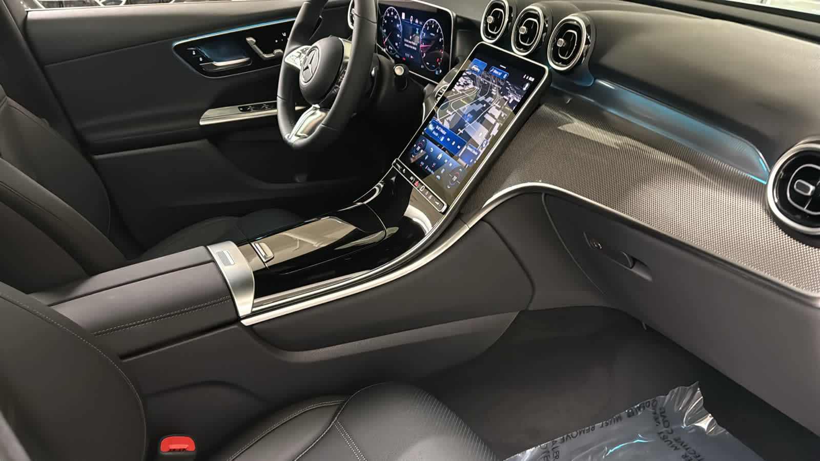 Thumbnail: 2026 Mercedes-Benz GLC - 37