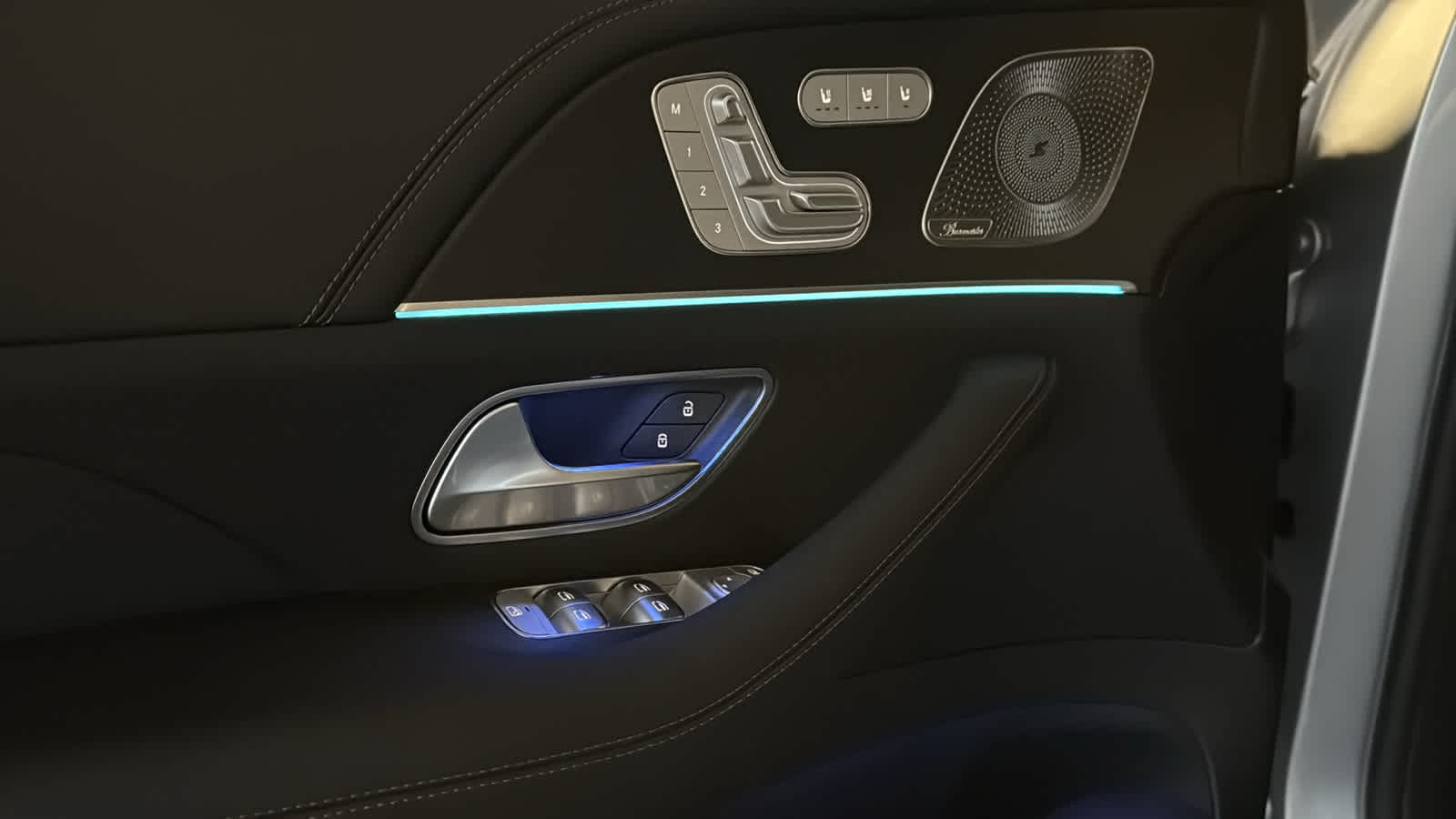 Thumbnail: 2026 Mercedes-Benz GLE - 16