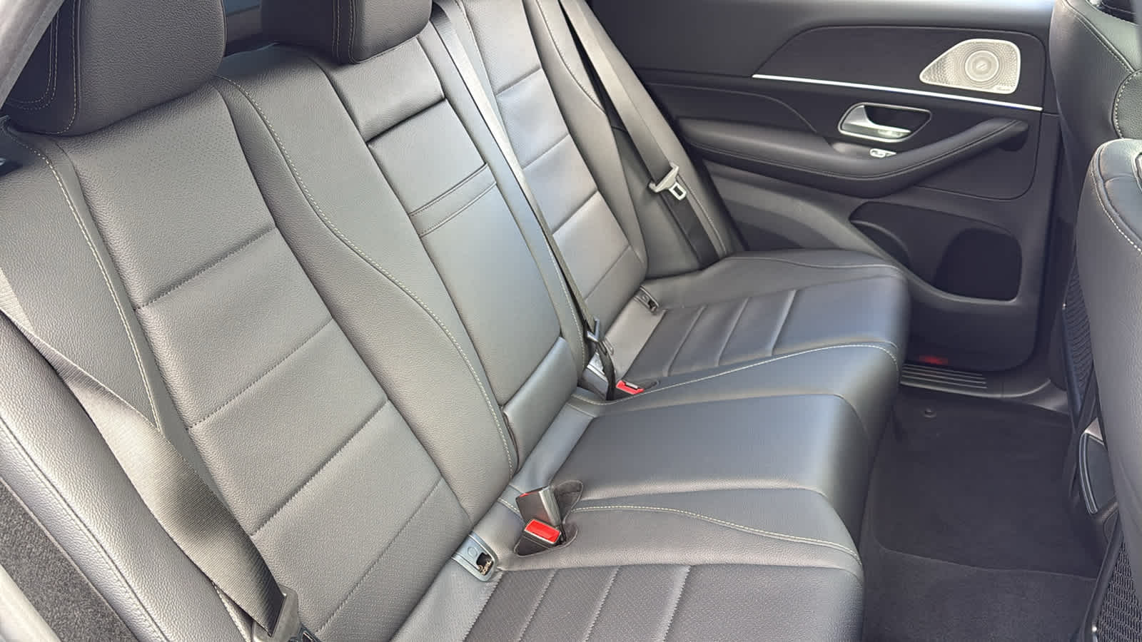 Thumbnail: 2026 Mercedes-Benz GLE - 36