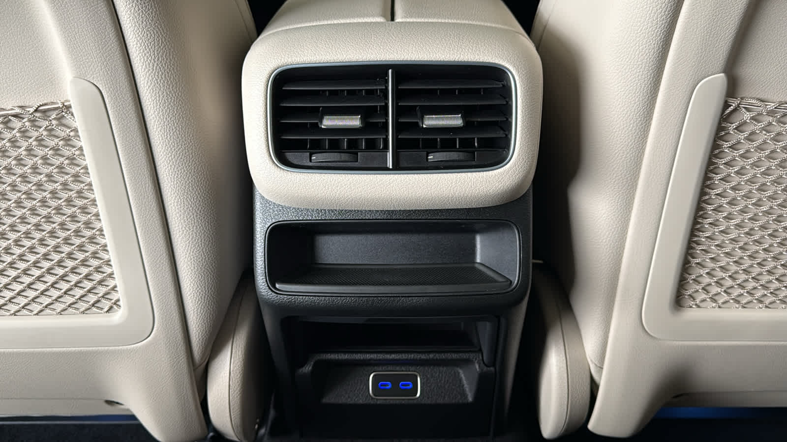 Thumbnail: 2026 Mercedes-Benz GLE - 31