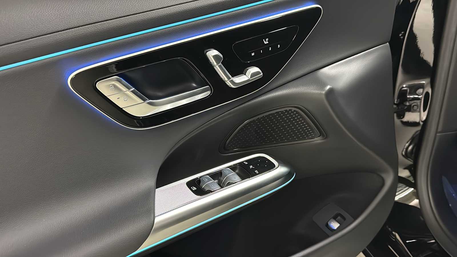 Thumbnail: 2026 Mercedes-Benz E-Class - 15