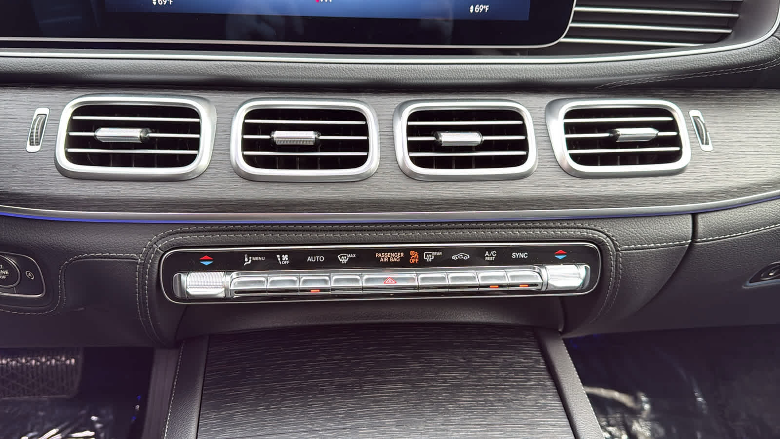 Thumbnail: 2026 Mercedes-Benz GLE - 21