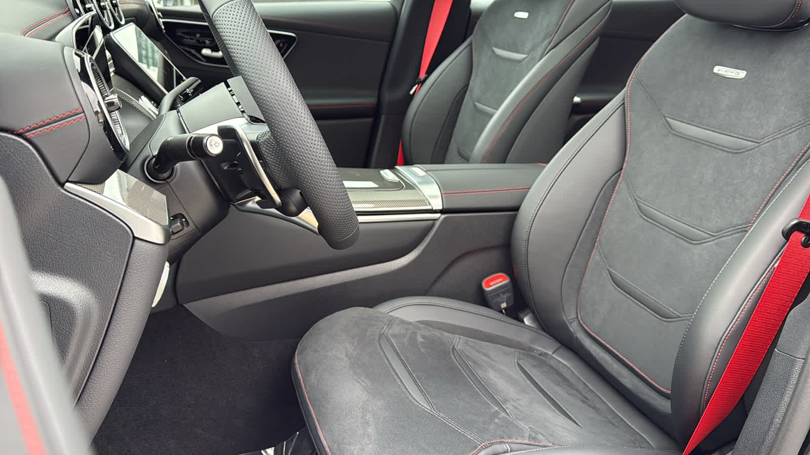 Thumbnail: 2026 Mercedes-Benz GLC - 28