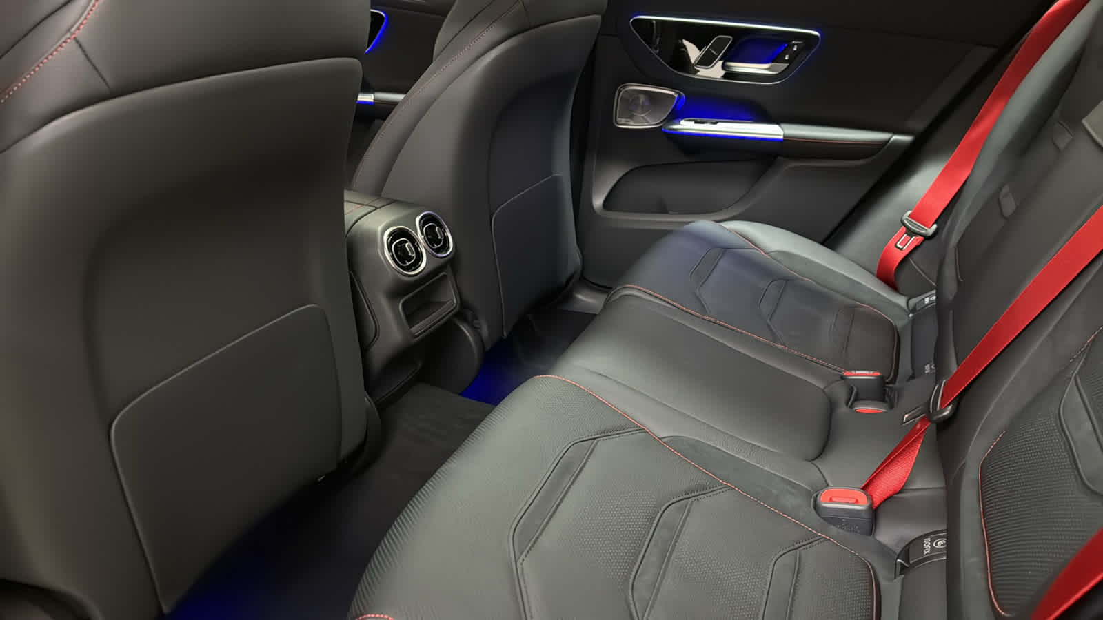 Thumbnail: 2026 Mercedes-Benz GLC - 31